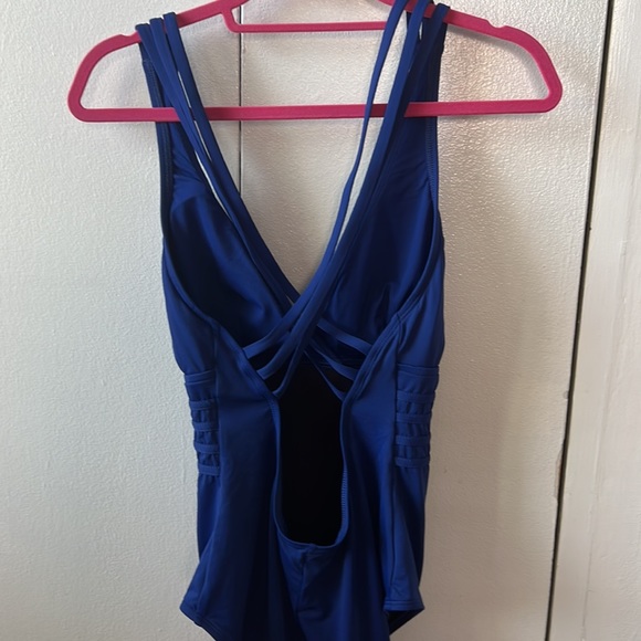 La Blanca Cross Back One Piece Swimsuit in Blue - Picture 4 of 6